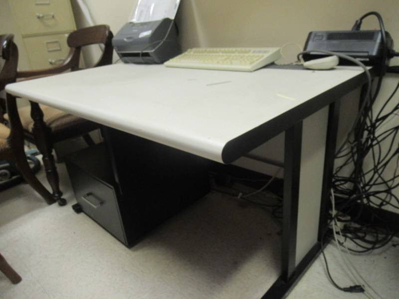 lot 170 image: OFFICE DESK AND PRINTER