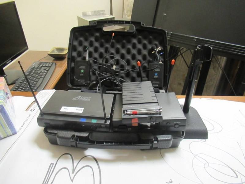 lot 194 image: MICROPHONE SYSTEM