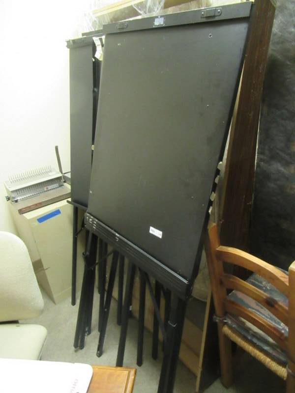 lot 196 image: EASEL