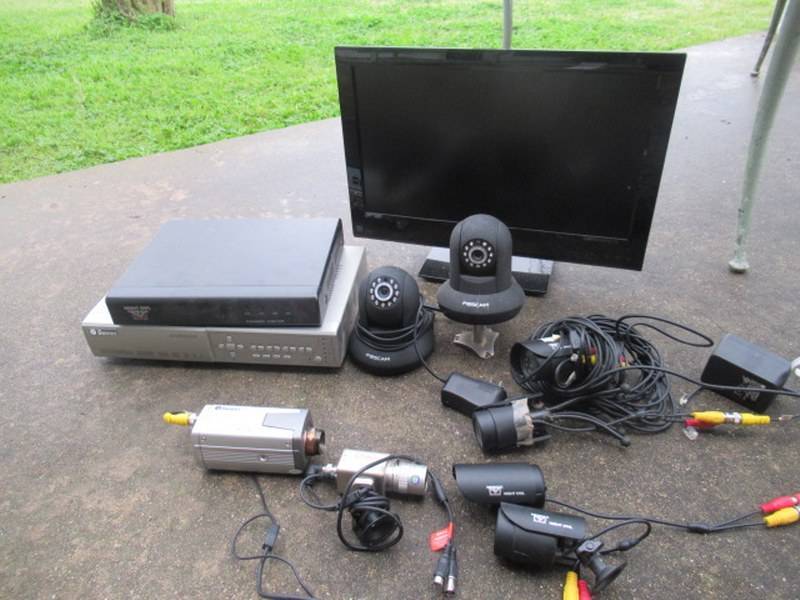 lot 224 image: SECURITY ELECTRONICS