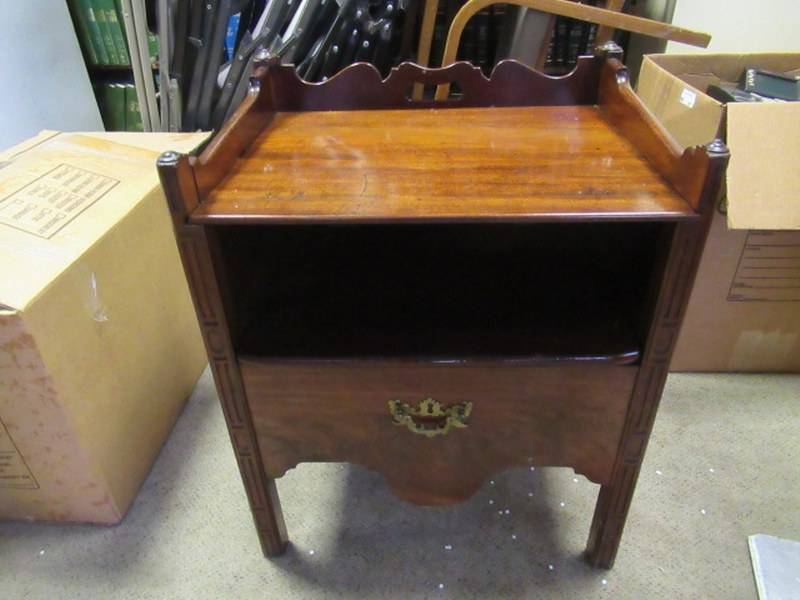 lot 251 image: VINTAGE SOLID WOOD TABLE