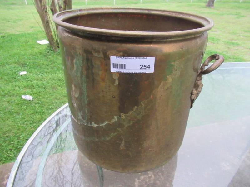lot 254 image: PLANTER