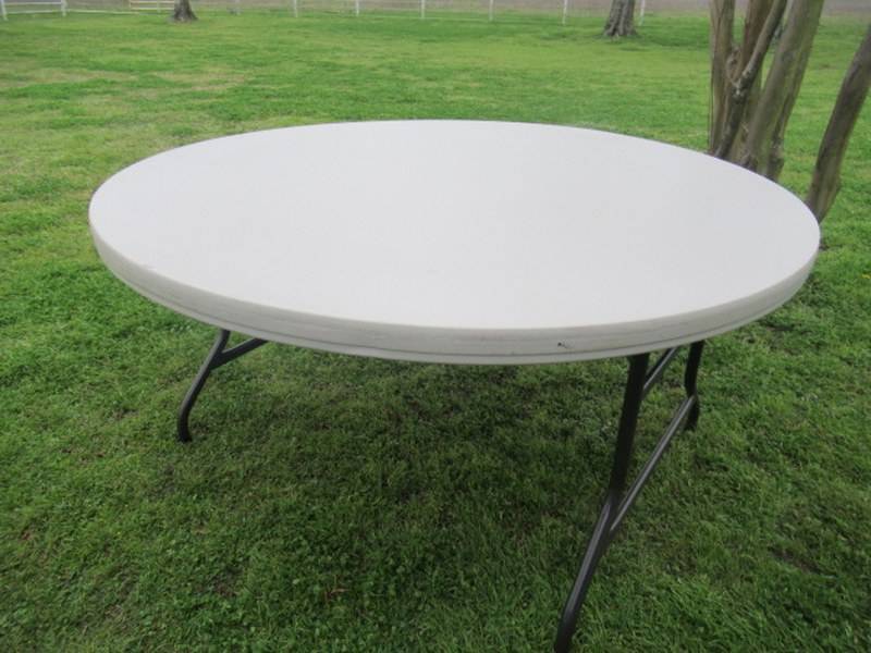 lot 255 image: FOLDING TABLE