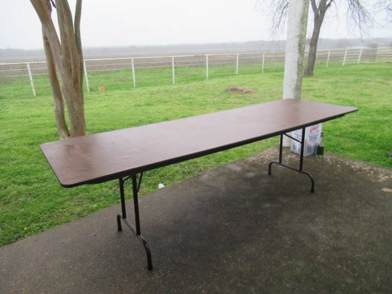 lot 257 image: TABLES