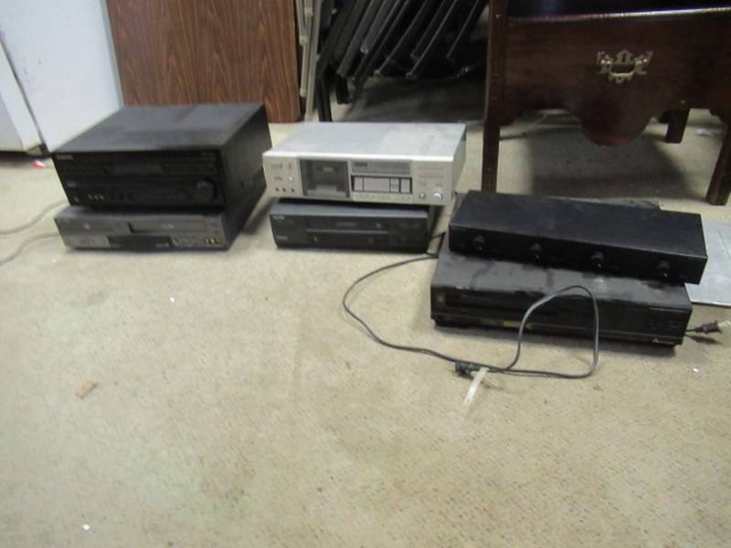 lot 258 image: ASSORTED ELECTRONICS