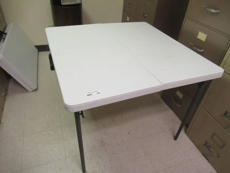 lot 182 image: FOLDING TABLE