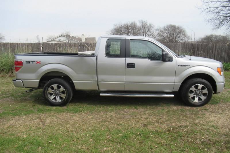 lot 1 image: 2013 FORD F-150 STX SUPERCAB FULL-SIZE TRUCK