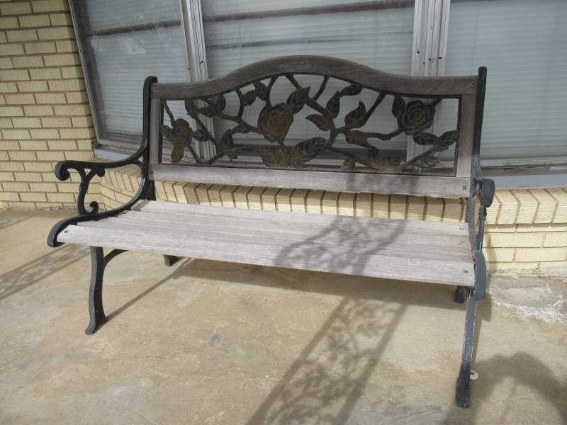 lot 53 image: OUTDOOR FURNITURE