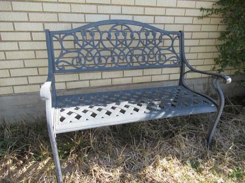 lot 55 image: OUTDOOR FURNITURE