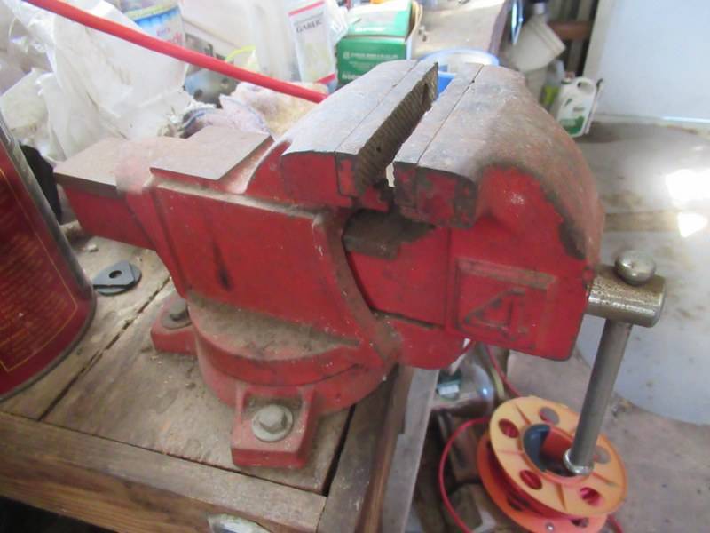lot 65 image: TOOLS
