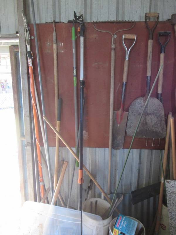 lot 77 image: TOOLS