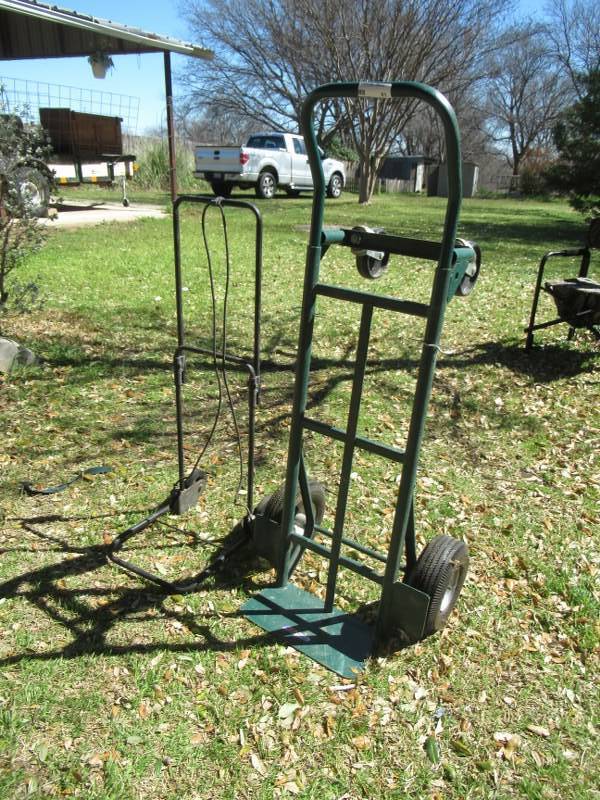 lot 81 image: MOVING DOLLIE