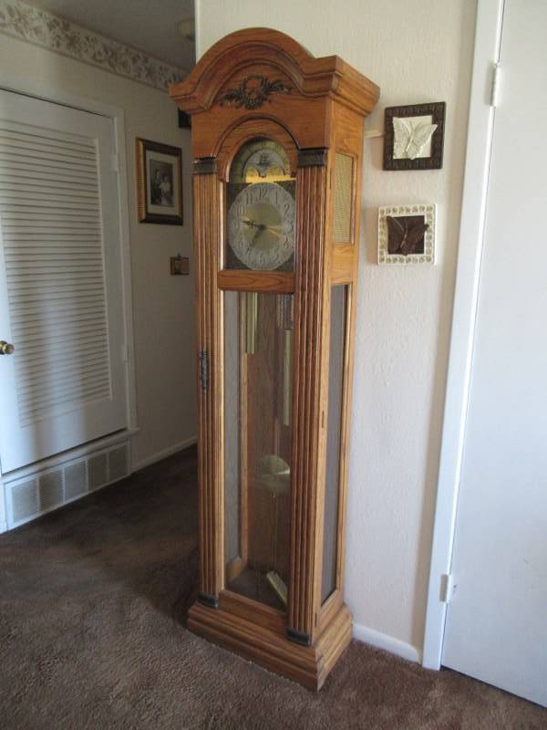lot 140 image: FURNITURE