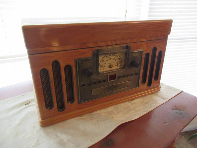 lot 150 image: ELECTRONICS