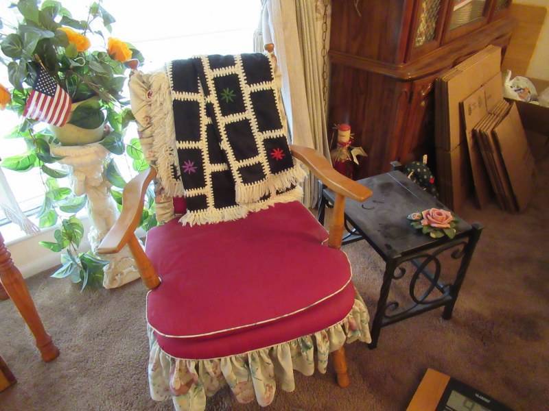 lot 152 image: FURNITURE