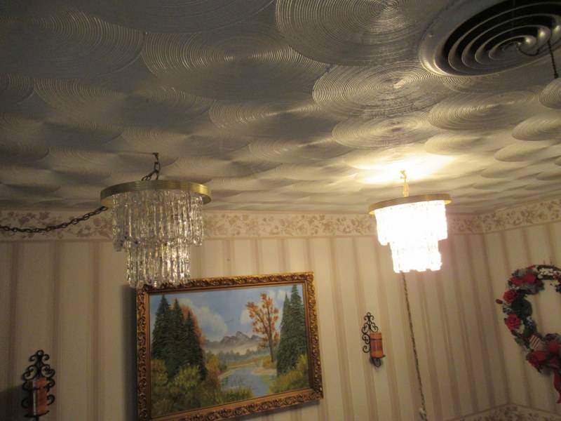 lot 166 image: LIGHTING