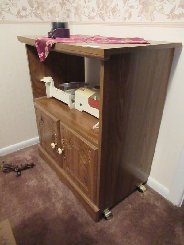 lot 175 image: FURNITURE