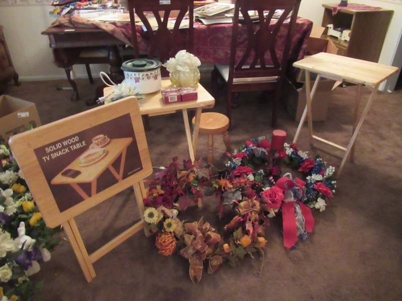 lot 176 image: HOME DECOR