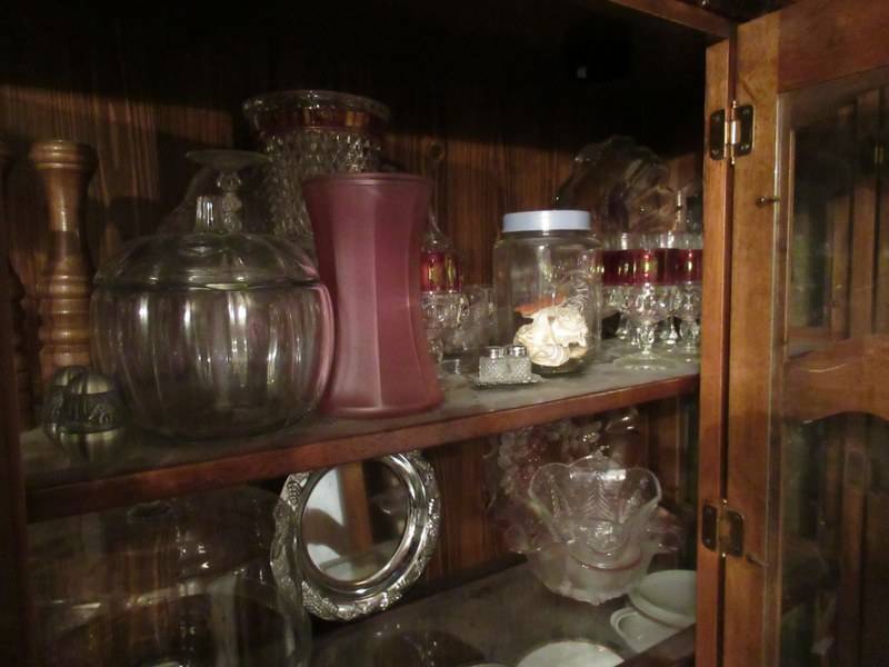lot 187 image: GLASSWARE
