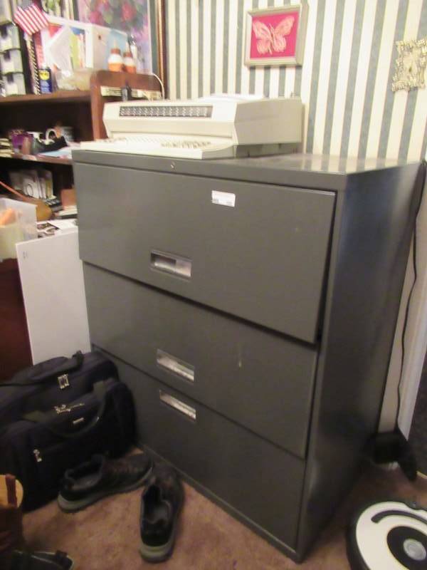 lot 188 image: ELECTRONICS AND OFFICE