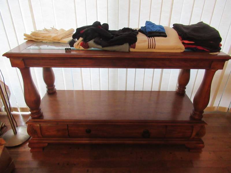 lot 194 image: FURNITURE