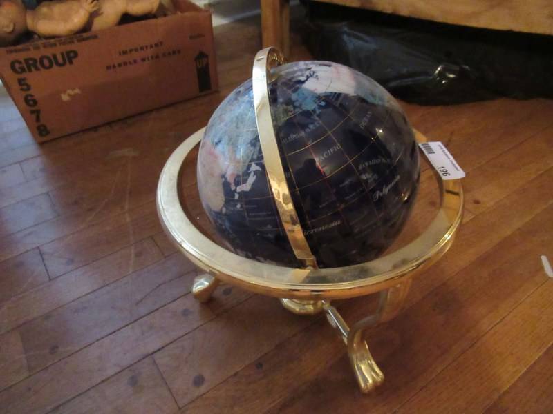 lot 196 image: HOME DECOR