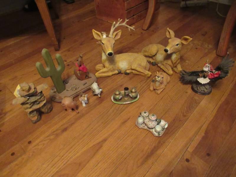lot 203 image: HOME DECOR
