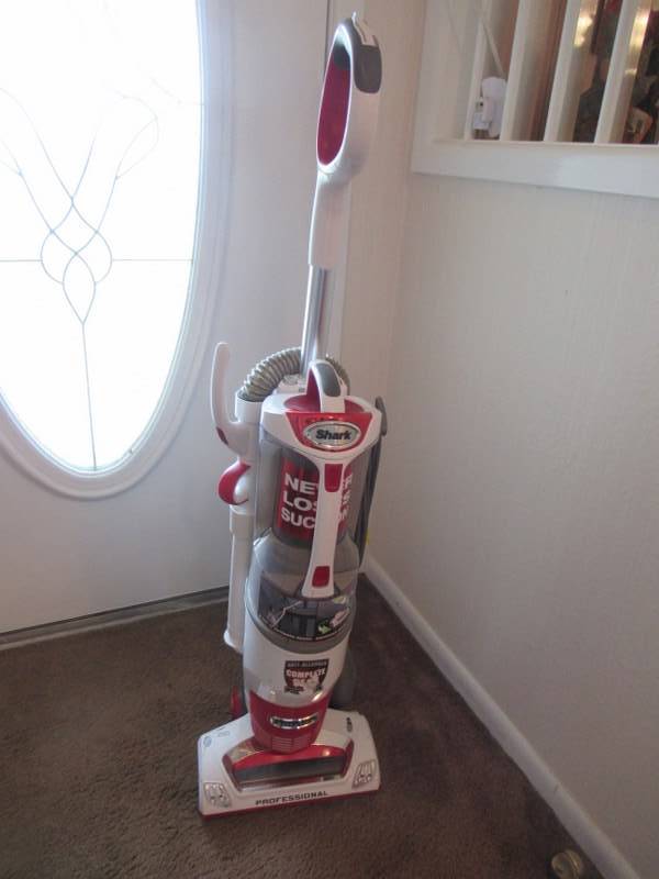 lot 228 image: HOME CLEANING