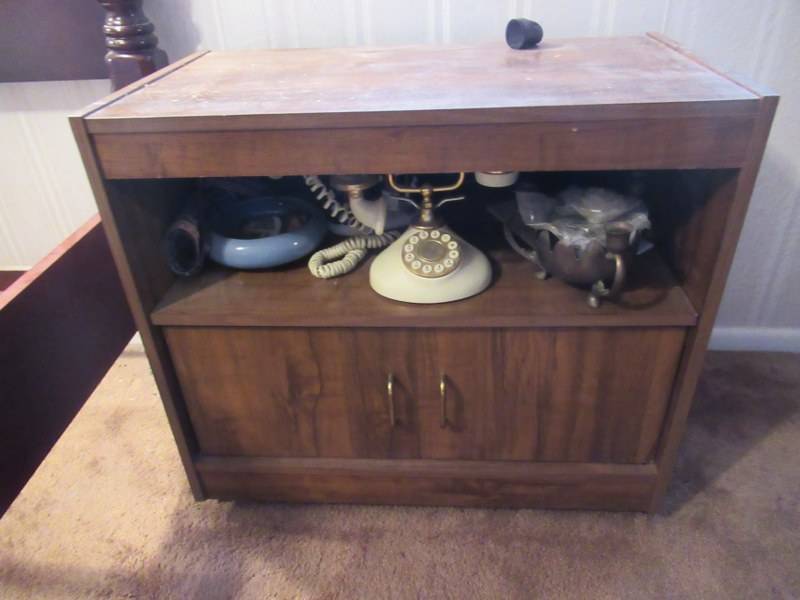 lot 239 image: FURNITURE