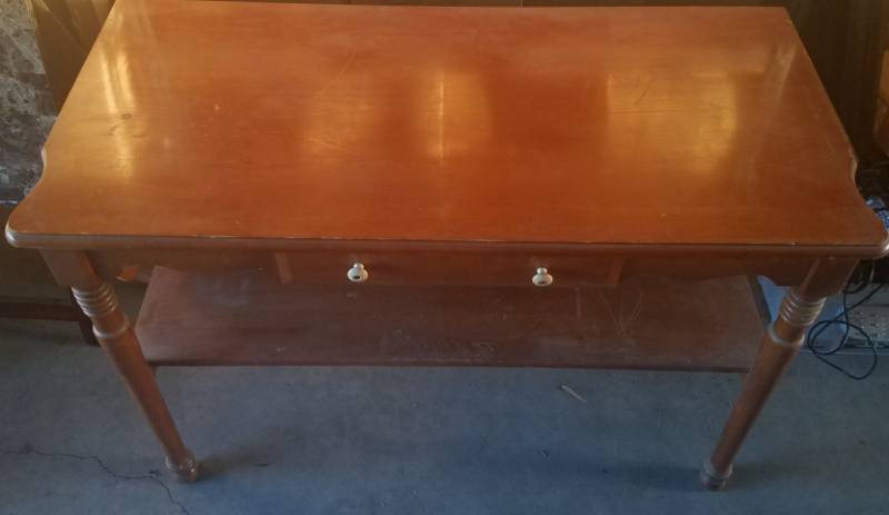 lot 19 image: VINTAGE BUFFET STYLE TABLE WITH FOLDING SIDES