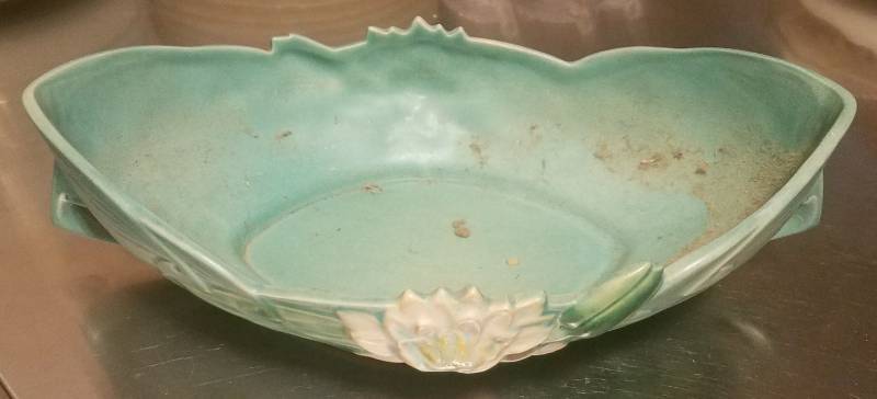 lot 25 image: ROSEVILLE POTTERY WATER LILLY CONSOLE BOWL (443-12)