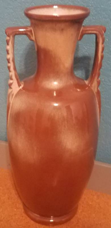 lot 51 image: FRANKOMA POTTERY FIRESIDE VASE 77 (1940S)