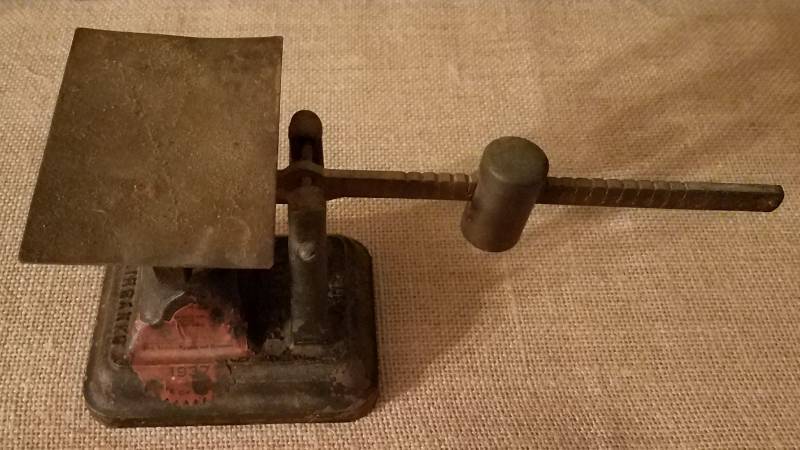 lot 26 image: 1937 FAIRBANKS POSTAL SCALE