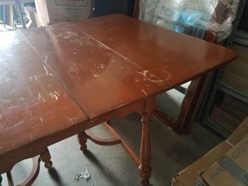 lot 49 image: VINTAGE DINING TABLE