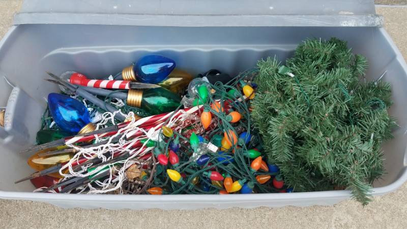lot 63 image: ASSORTED CHRISTMAS DECORATIONS