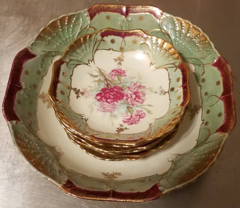 lot 67 image: VINTAGE LIMITED EDITION THREE CROWN CHINA BOWL AND PLATES (GERMANY)