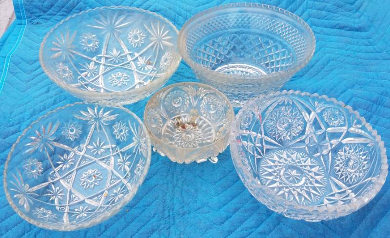 lot 84 image: CRYSTAL SERVING WARE
