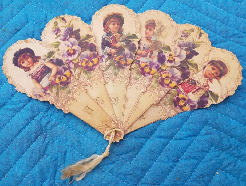 lot 91 image: VINTAGE PRINTED HAND FAN