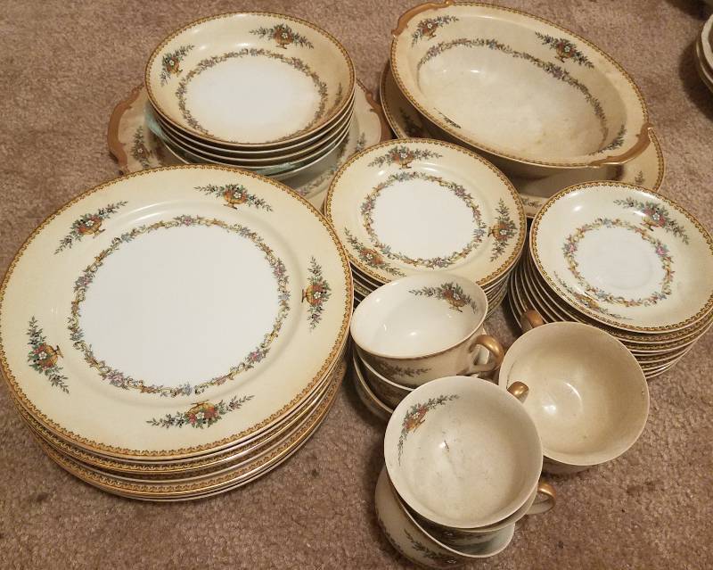 lot 99 image: NORITAKE ROMOLA DISHES (JAPAN)