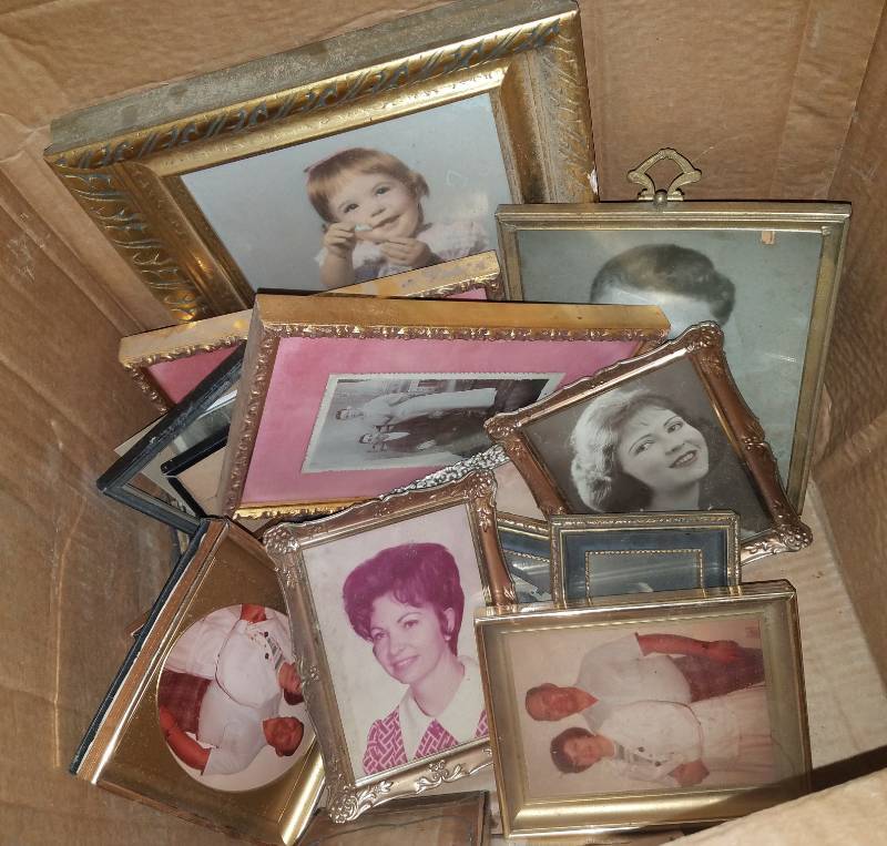 lot 107 image: VINTAGE PICTURES AND FRAMES