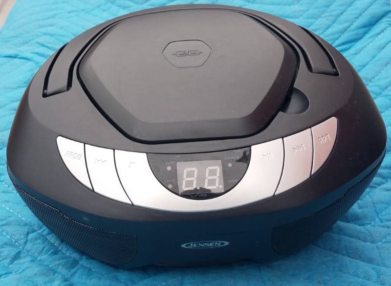 lot 115 image: JENSEN PORTABLE STEREO CD PLAYER MODEL CD-475