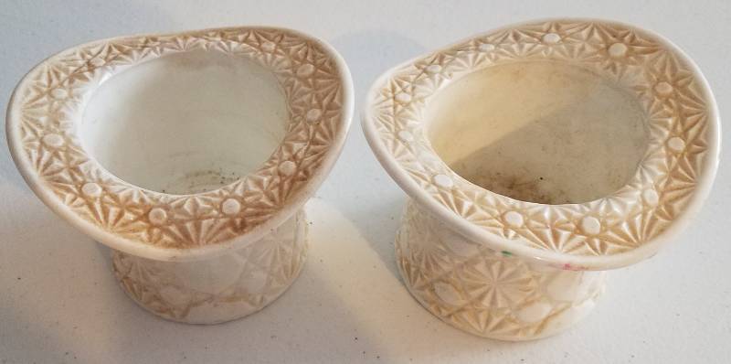 lot 135 image: VINTAGE MILK GLASS-STYLE HATS
