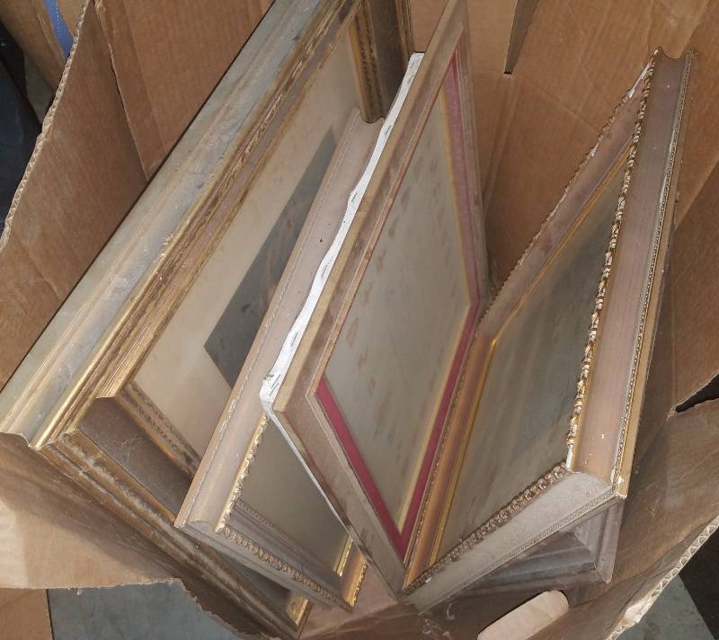 lot 145 image: ASSORTED PICTURE FRAMES