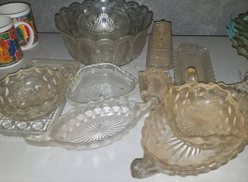 lot 155 image: GLASS WARE  SERVING WARE