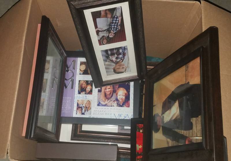 lot 159 image: ASSORTED PICTURE FRAMES