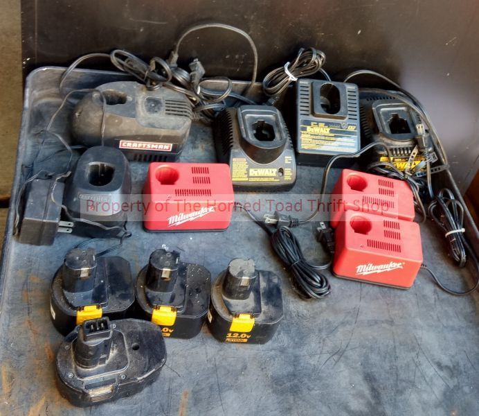 lot 22 image: Various Battery Chargers
