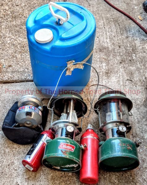 lot 25 image: Laterns and other camping items