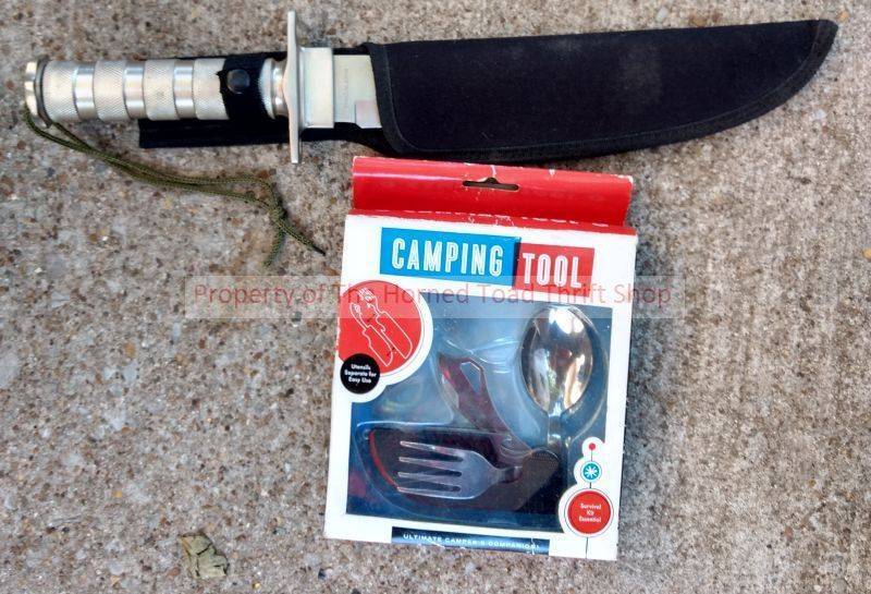 lot 27 image: Survival Knife and Camping Tool