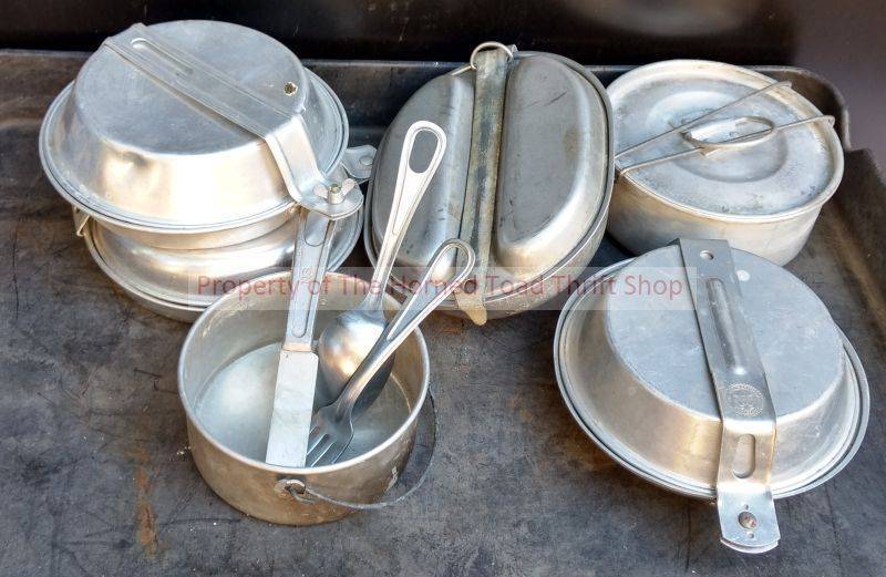 lot 30 image: Mess Kits