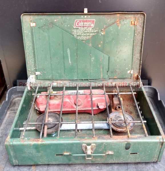 lot 31 image: Water Container and Camping Stove